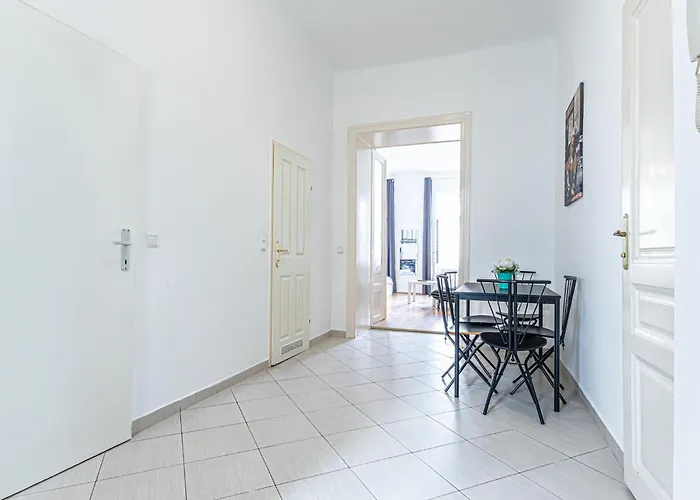 Peaceful And Stylish 2 Bedroom Cozy Atmosphere *