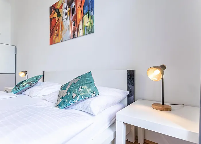 Peaceful And Stylish 2 Bedroom Cozy Atmosphere *