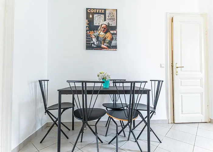 Peaceful And Stylish 2 Bedroom Cozy Atmosphere Apartamento