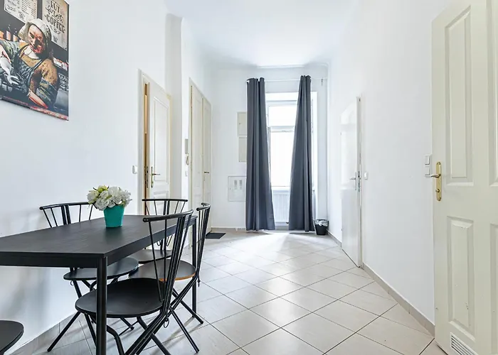 Peaceful And Stylish 2 Bedroom Cozy Atmosphere Apartamento