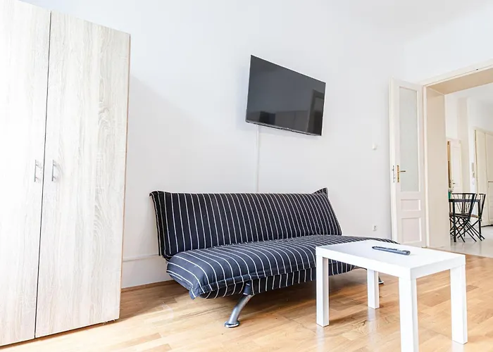 Peaceful And Stylish 2 Bedroom Cozy Atmosphere